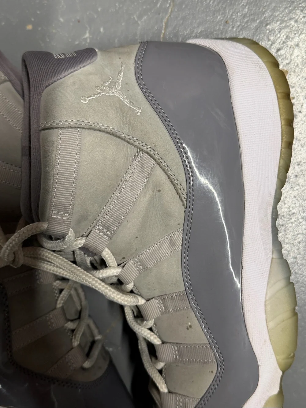 Jordan 11  Men's Retro High-Top Sneakers - Grey/White size 12